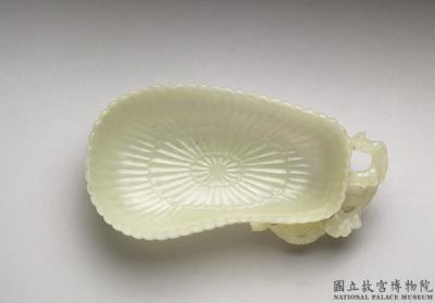 图片[3]-Jade single handled water container in the shape of a chrysanthemum, Qing dynasty-China Archive